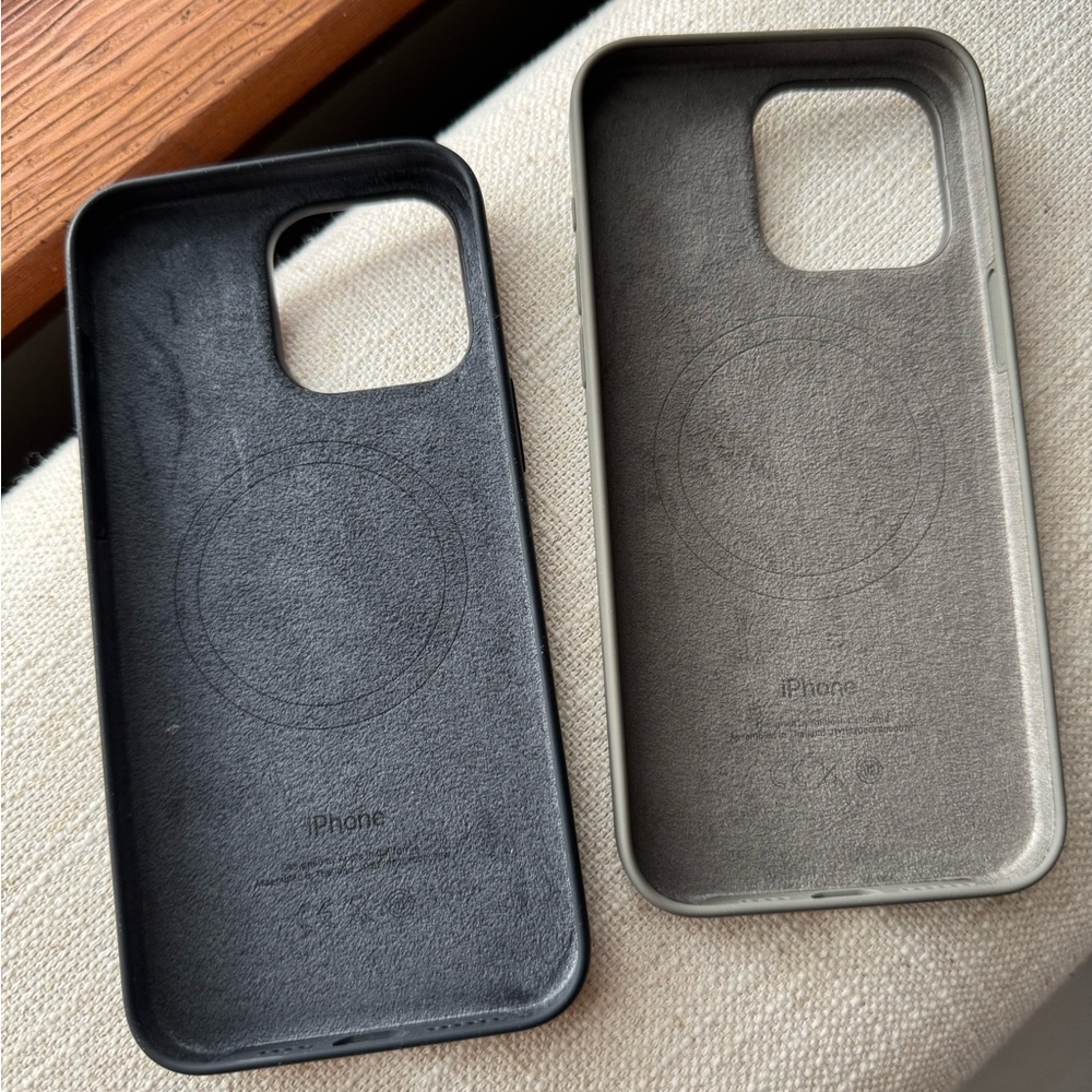 Apple cases (bundle) - Picture 2 of 2